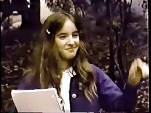 TS Casey, hôn cổ vũ  ...