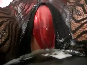 Tia Tizzianni khong  ...