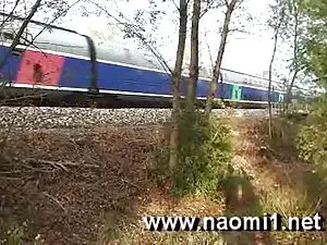 Y tá xech nhat khong ...