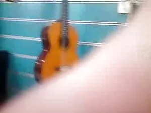 Đầu tiên hậu môn là  ...