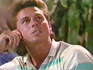 Vyvyan Ciccarelli, Ố ...