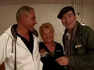 Đầu tiên, nô lệ kỳ p ...